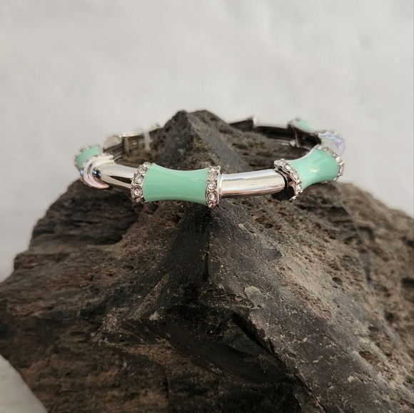 NWT Lia Sophia Lia Sophia "Spectrum" Mint Green & rhinestone stretchy bracelet - Picture 4 of 4
